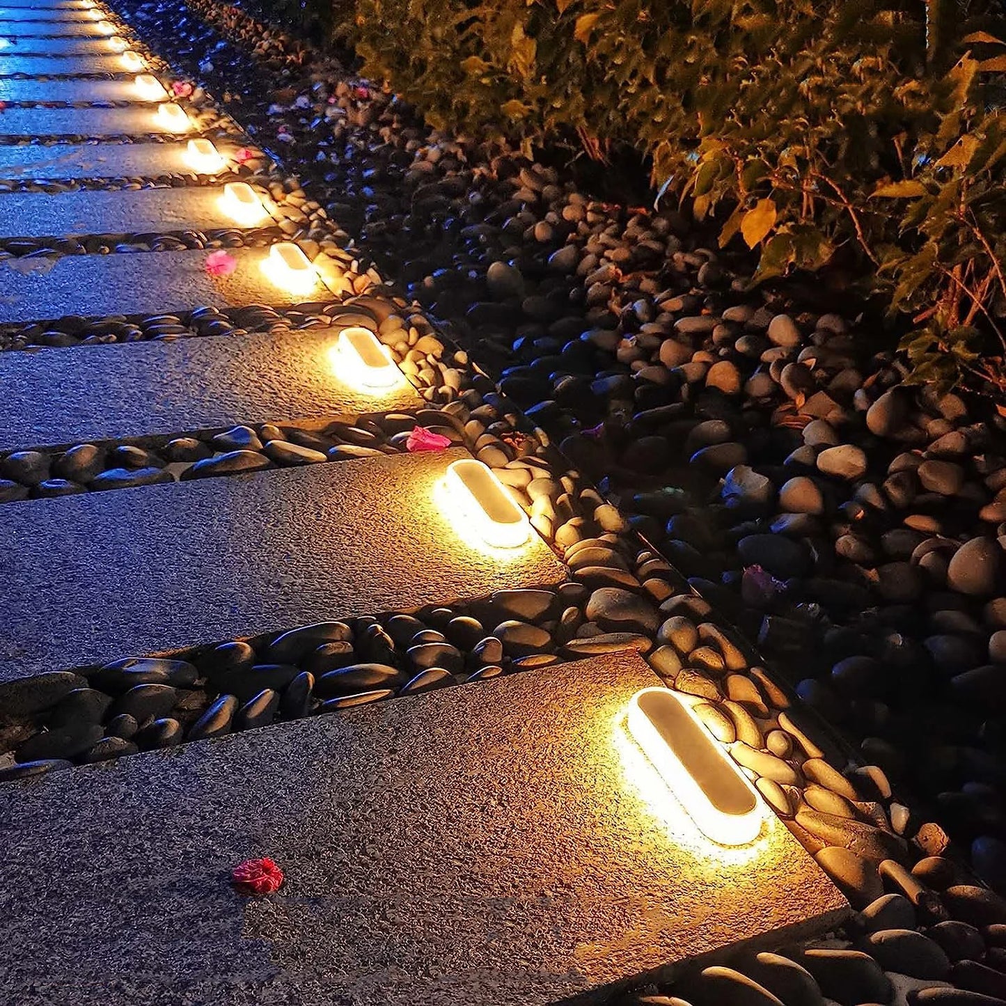 Solar Deck Lights IP68 Waterproof Auto On Off 4 Pack Five Ton Anti Pressure